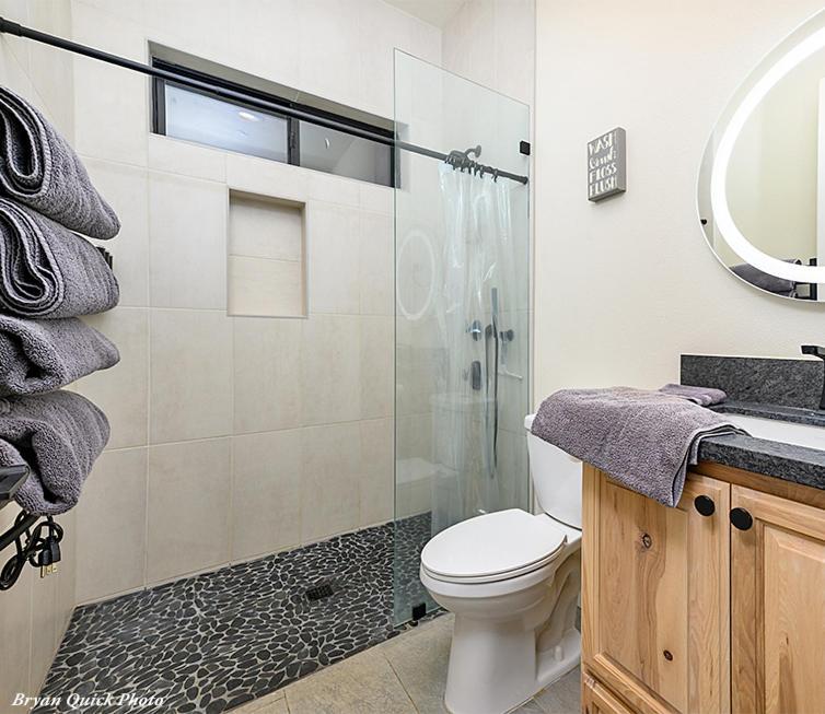 רדינג Three Bedroom River Access מראה חיצוני תמונה
