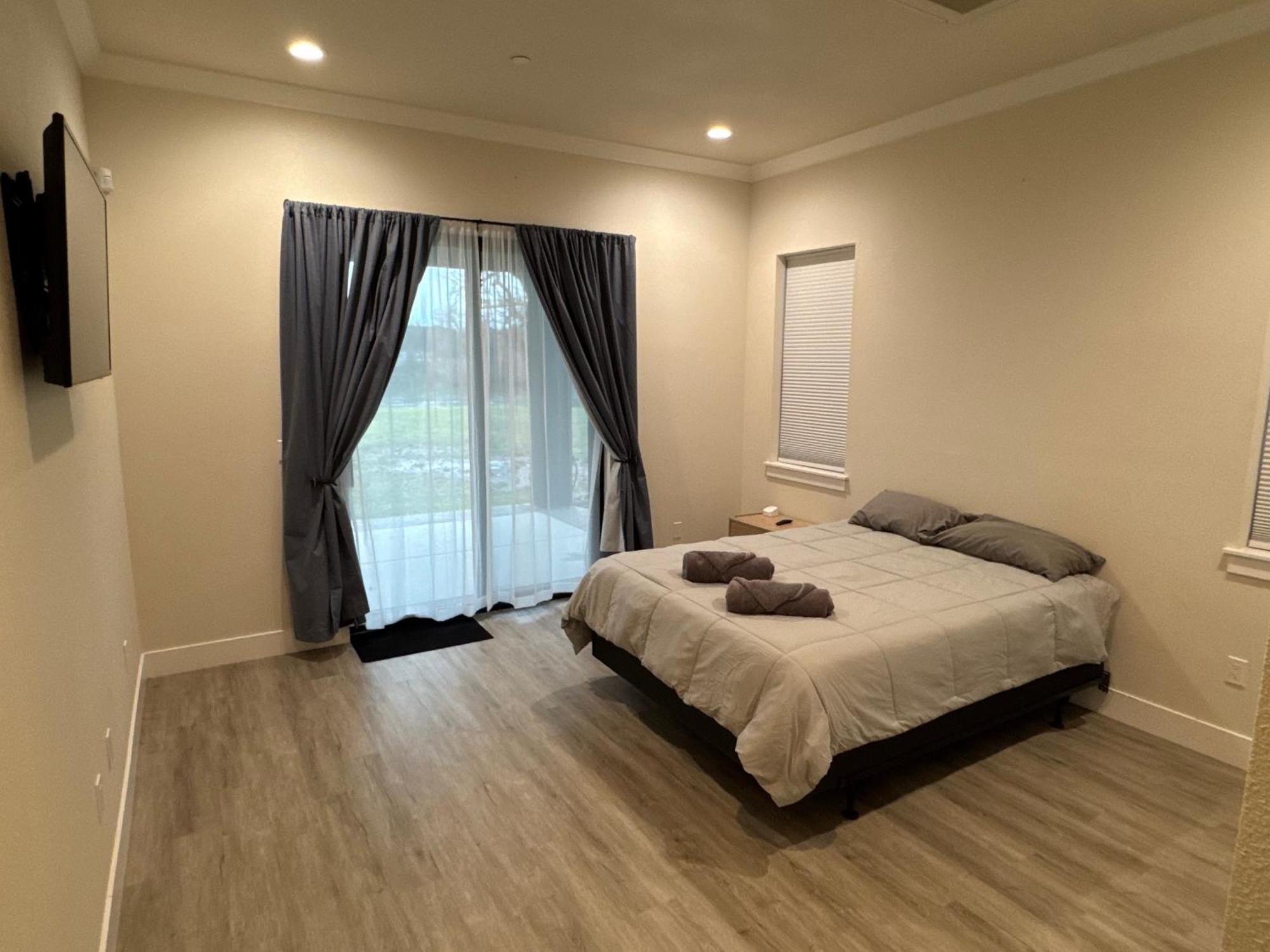 רדינג Three Bedroom River Access מראה חיצוני תמונה